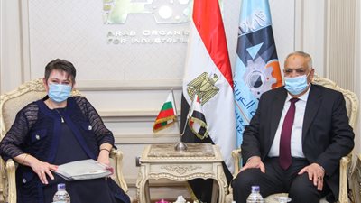 العربية للتصنيع توقع بروتوكول تعاون مع شركتي BIEM وVMZ بحضور سفير بلغاريا