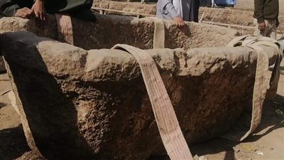 العثور على جزء من معصرة نبيذ يشتبه في أثريته بقرية بخانس في قنا