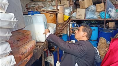 ضبط مصنع مستحضرات تجميل غير مرخص بالدقهلية