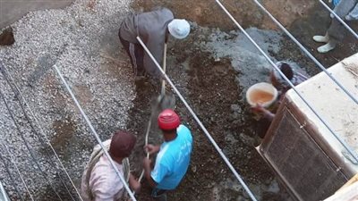 محافظ أسوان يتابع جهود إعادة إنشاء وترميم المنازل المتضررة من تداعيات السيول