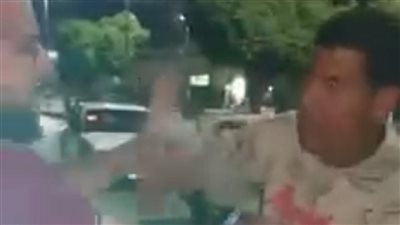 شابين بأسيوط يلقنا متحرشا علقة ساخنة