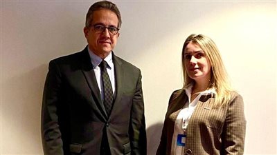 وزير الآثار يجتمع مع نائبة نظيره البيلاروسي لبحث تعزيز التعاون السياحي بين البلدين