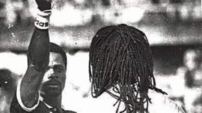 ضحايا الملاعب.. خطأ تحكيمي يقتل لاعبًا نيجيريًا