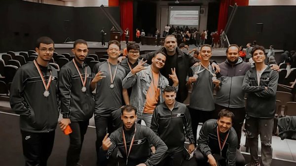 طلاب جامعة بنها 