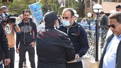 بحضور شوبير وسيد عبد الحفيظ.. بدء صلاة الجنازة على أدهم السلحدار بمسجد النيل | بث مباشر