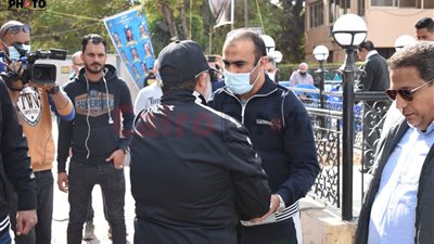 شوبير وعبد الحفيظ وإيهاب جلال يحضرون جنازة أدهم السلحدار | صور