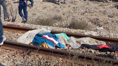 مصرع شخص دهسا أسفل عجلات قطار بـ البحيرة