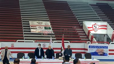 بدء اجتماع مرتضى منصور مع مسئولي جروبات الزمالك | صور