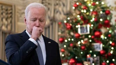 صحة الرئيس الأمريكي تثير القلق بعد سُعاله أكثر من مرة في مؤتمر صحفي | فيديو