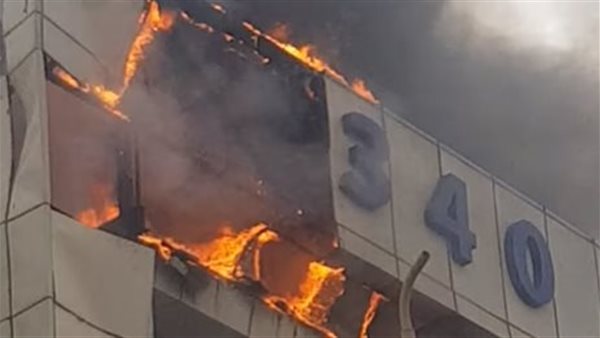 جانب من الحريق 