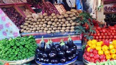 الطماطم بـ 4 جنيهات والفراولة بـ 15.. أسعار الخضراوات والفاكهة اليوم بالأسواق | بث مباشر