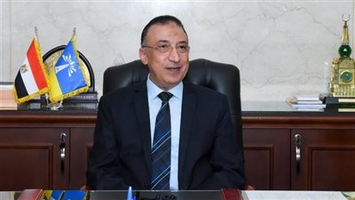محافظ الإسكندرية: الأمواج وصل ارتفاعها إلى 5 أمتار.. والرمال وصلت طريق الكورنيش