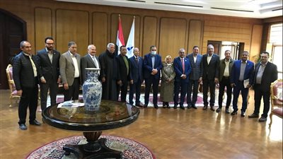 رئيس جامعة كفر الشيخ يستقبل أعضاء النواب والشيوخ لمناقشة قضايا المحافظة 