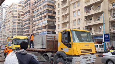 مصدات على الكورنيش.. الإسكندرية تكثف استعداداتها لاستقبال نوة قاسم