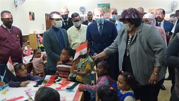 وزيرة الثقافة ومحافظ