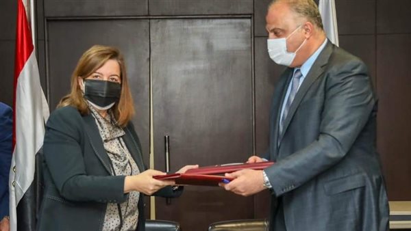 عقب توقيع البروتوكول