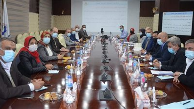 مسئولو هيئة المجتمعات يعرضون على وفد عراقي التجربة العمرانية في عهد السيسي