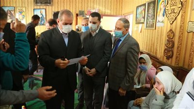 محافظ كفر الشيخ يتفقد حملات تلقي طلاب المدارس لقاح كورونا| صور 