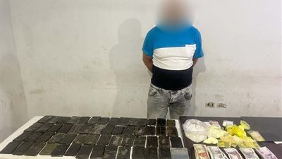 القبض على عنصر إجرامي بحوزته نصف كيلو مخدر البودرة ببولاق الدكرور