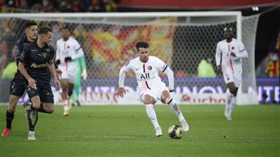 بهدف فينالدوم.. باريس سان جيرمان يقتنص تعادلًا قاتلًا أمام لانس بالدوري الفرنسي
