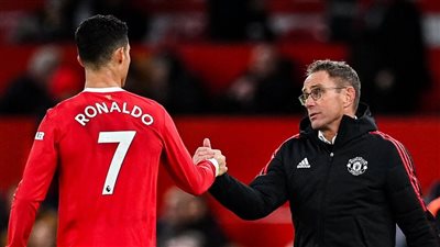 رانجنيك يطالب جميع لاعبي مانشستر يونايتد بتلقي لقاح كورونا