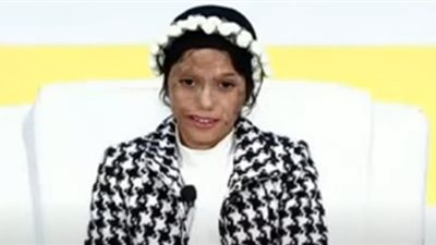 الطفلة بسملة: كنت مبسوطة إني شوفت الرئيس واتصورت معاه| فيديو