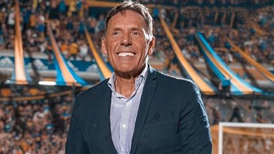 أول قرار من روسو بعد هزيمة النصر أمام الطائي في الدوري السعودي