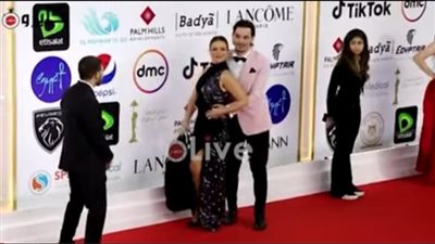 ريهام عبد الغفور تصطحب ابنها للمرة الأولى في ختام القاهرة السينمائي