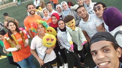 بالتزامن مع اليوم العالمي للتطوع.. فريق شارع السعادة ينشر البهجة في شوارع مصر