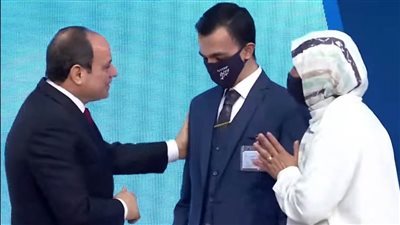 والدة الشاب عبدالرحمن لـ القاهرة 24: الشعر اللي قاله ابني أمام الرئيس اليوم هو قصة حياته