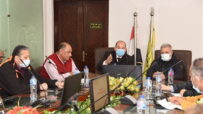 رئيس القابضة يوجه بتحديث مخطط الصرف الصحي للتعامل مع الأمطار بالإسكندرية