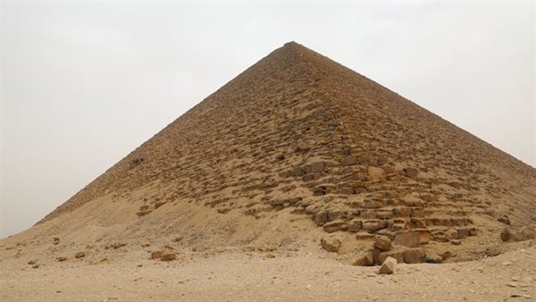 الهرم الأحمر