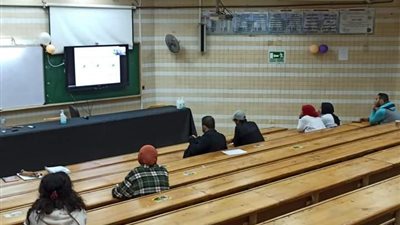 صيدلة عين شمس تناقش المعلوماتية الحيوية الصيدلية