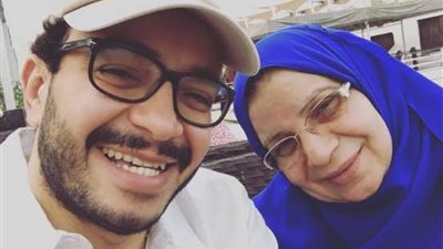 حسام داغر يوجه رسالة مؤثرة لوالدته الراحلة: أبحث عنكِ دومًا في نظرات الآخرين