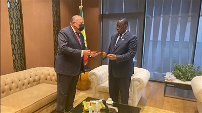 وزير الخارجية يلتقي الرئيس السنغالي ويسلمه رسالة من الرئيس السيسي | صور