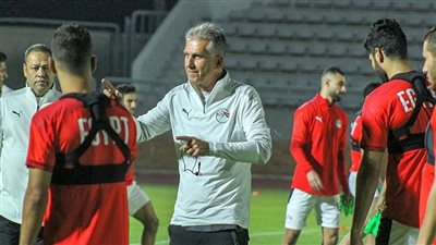 محاضرة فنية لـ منتخب مصر قبل مواجهة قطر.. وكيروش يطالب اللاعبين بالبرونزية 