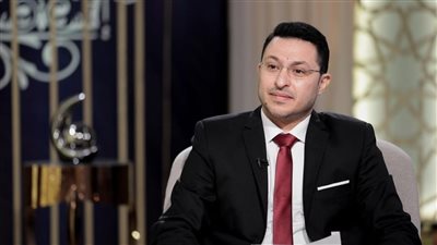 داعية إسلامي: البعض لا يصلي ويطالب بتعدد الزوجات