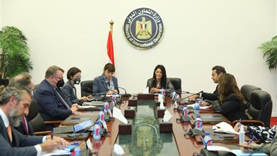 مناقشات مصرية مع الأمم المتحدة لتعزيز العمل على حياة كريمة