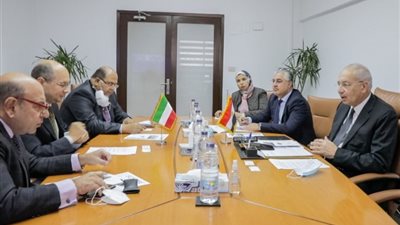 اقتصادية قناة السويس تبحث سبل التعاون مع الشركات وأصحاب الأعمال في المجر