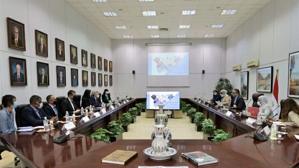 اجتماع وزير السياحة