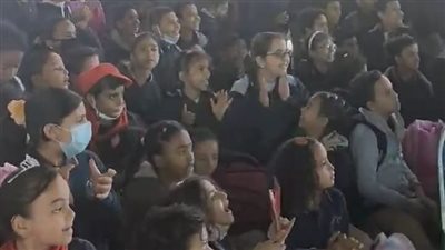 إنتي بونبونايه ملبسة.. مهرجان بالأغاني الشعبية للطلاب داخل مدرسة الأحياء للغات بالغردقة.. وغضب بين أولياء أمور | فيديو