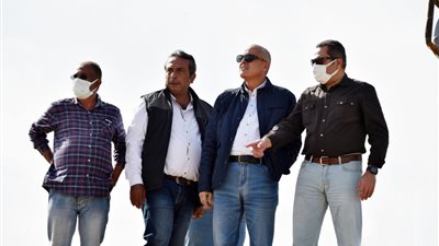 مسئولو الإسكان يتفقدون مشروعات مدينة أسوان الجديدة