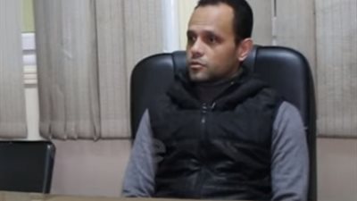 من المِحن تأتي المنح.. حامد نبيل تحدى إعاقته وظروفه وأصبح معيدًا بتجارة المنصورة | فيديو