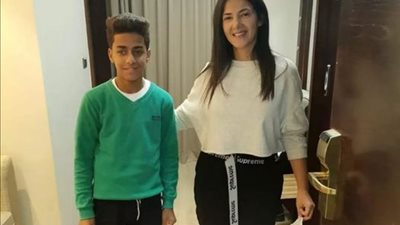 دنيا سمير غانم تشيد ببطل قادرون باختلاف: فخورة بيك يا أجمل صوت 