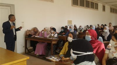 جامعة حلوان تشيد بدور قطاع خدمة المجتمع وتنمية البيئة لمحو الأمية │ صور