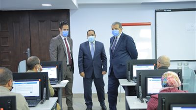 سعفان والشيخ يتابعان اختبارات الملحقين العماليين بسفارات مصر بالخارج