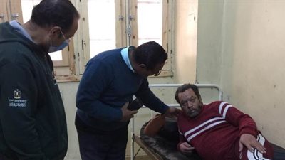 إنقاذ شخص بلا مأوى من أحد الشوارع بأسيوط.. ونقله لإحدى دور الرعاية