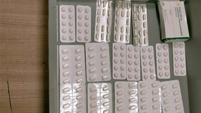 جمارك مطار القاهرة الدولي تضبط محاولتي تهريب عدد من الأقراص المخدرة