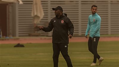 بعد خروجهم من حسابات موسيماني.. العروض تنهال على لاعبي الأهلي