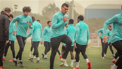 الثلاثي المحترف بـ زيزكوف يشاركون في مران الأهلي